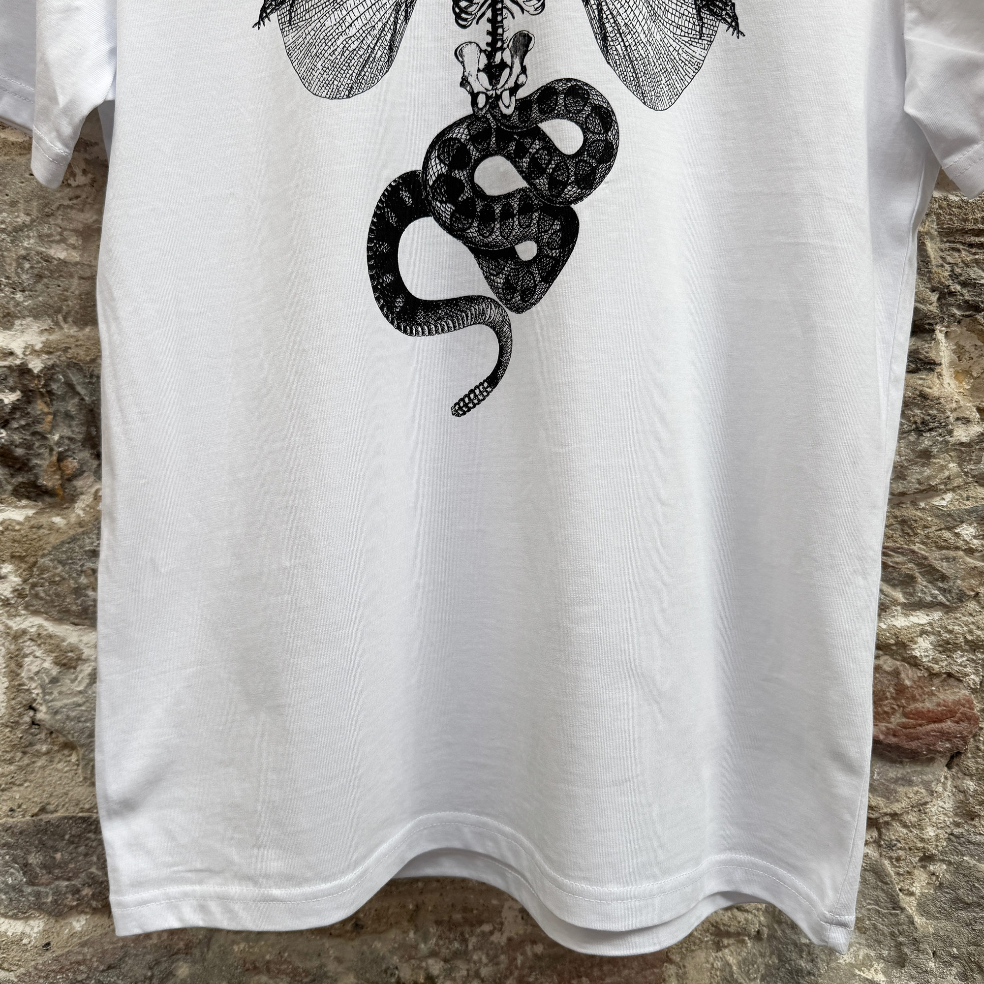 Medusa_Organic Cotton T Shirt - close up bottom